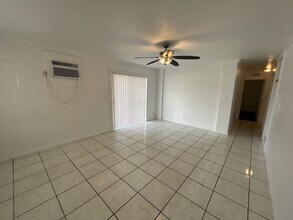 6200 NW 16th St in Sunrise, FL - Building Photo - Building Photo
