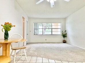 108 Lake Carol Dr in West Palm Beach, FL - Building Photo - Building Photo