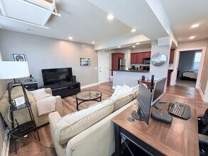 3438 Girard Ave S in Minneapolis, MN - Building Photo - Building Photo