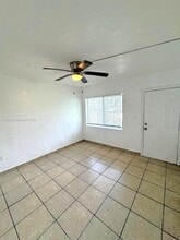 420 NW 10th St in Miami, FL - Building Photo - Building Photo