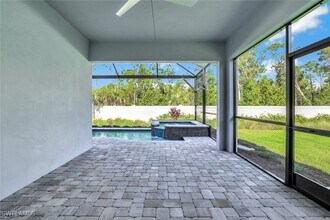8921 Yucatan Ct in Naples, FL - Foto de edificio - Building Photo