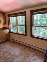 686 Sebago Rd, Unit Unit 9 in Sebago, ME - Foto de edificio - Building Photo