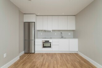 335 Harvard St, Unit F7 in Cambridge, MA - Building Photo - Building Photo