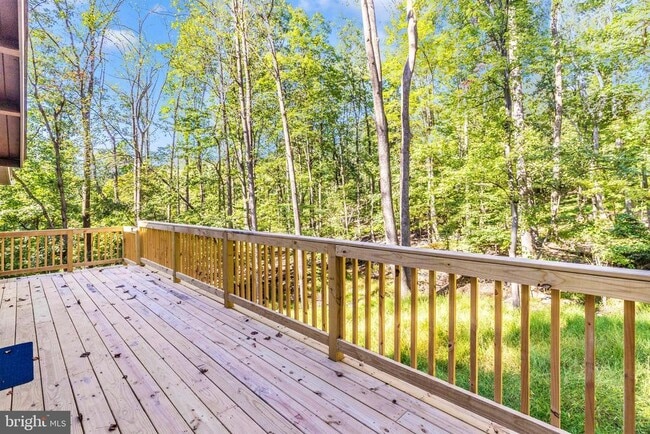 property at 305 Highview Rd