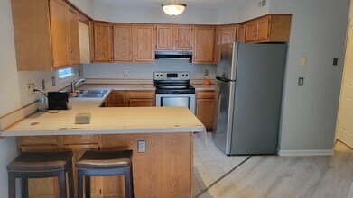 615 Hilltop Ter, Unit 615 in Tallmadge, OH - Building Photo - Building Photo