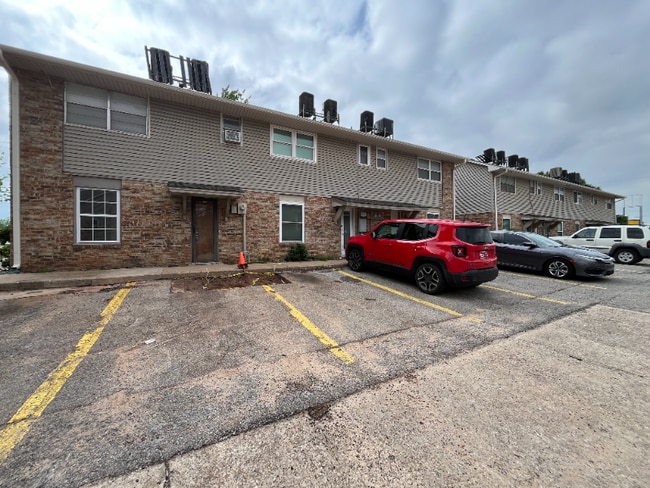 6734 N Meridian Ave in Oklahoma City, OK - Building Photo - Building Photo