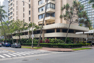 Aloha Towers in Honolulu, HI - Building Photo - Building Photo