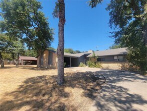 1304 Glenda Dr in Round Rock, TX - Building Photo - Building Photo