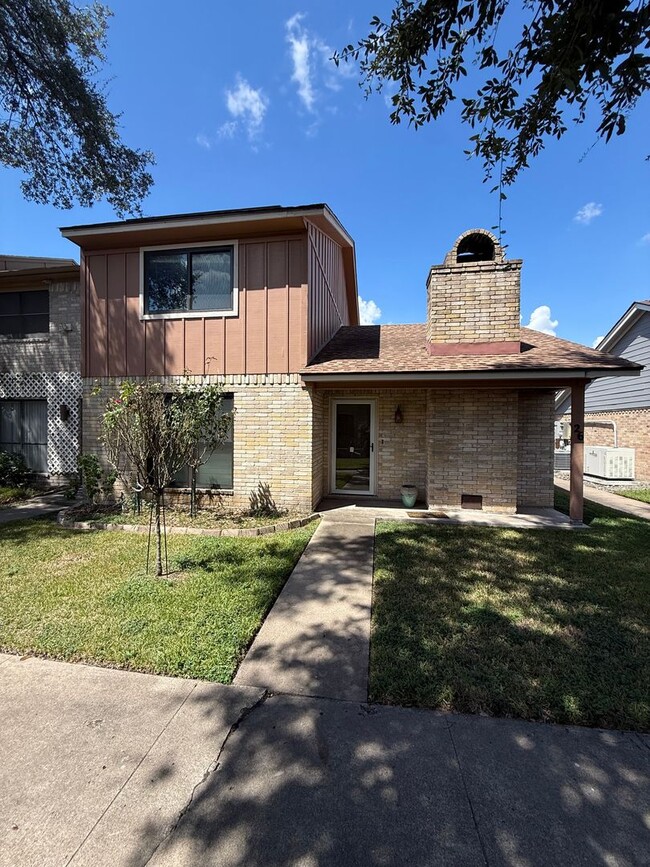101 A Maplewood Dr in Victoria, TX - Foto de edificio - Building Photo
