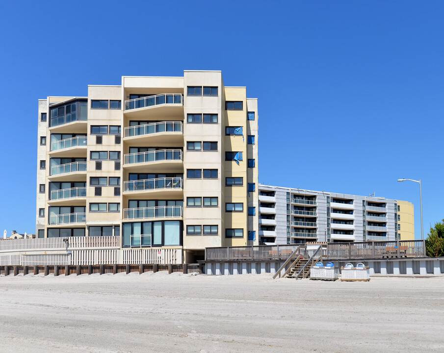 Longport Ocean Plaza in Longport, NJ - Building Photo