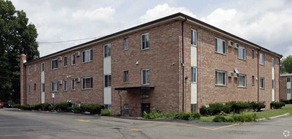 420 Hillside Ave in Cincinnati, OH - Building Photo