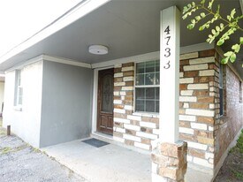 4721 Denmark St in Houston, TX - Building Photo