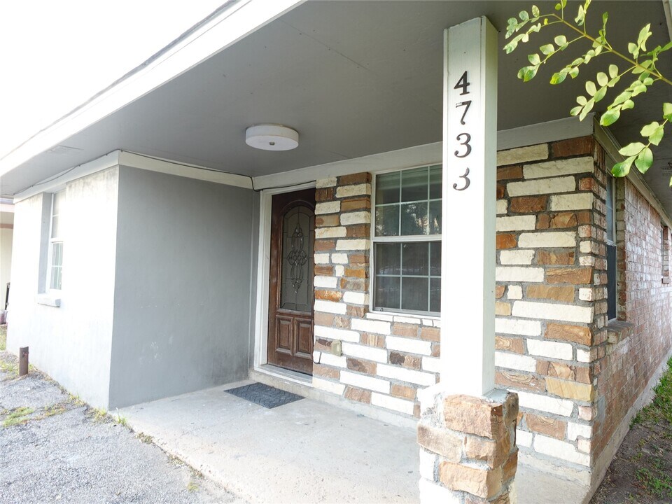 4721 Denmark St in Houston, TX - Building Photo