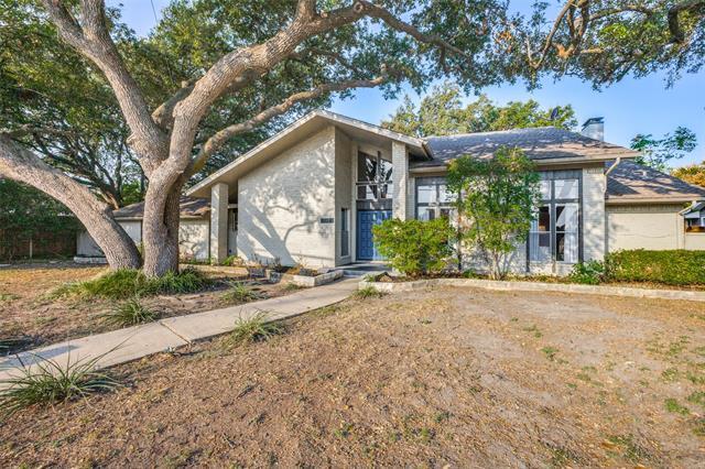 15211 Meandering Way in Dallas, TX - Building Photo - Building Photo