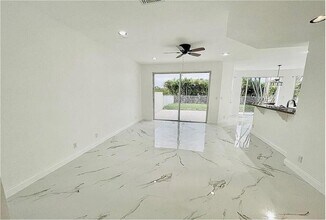 11041 Harbour Springs Cir in Boca Raton, FL - Building Photo - Building Photo
