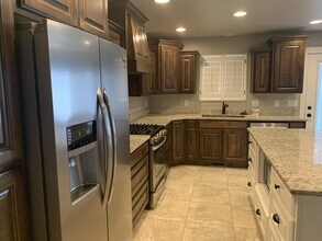1452 Dunbar Ln in Syracuse, UT - Building Photo - Building Photo