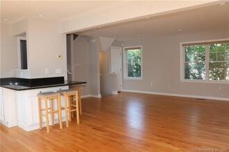 39 Oak St in Stamford, CT - Building Photo - Building Photo