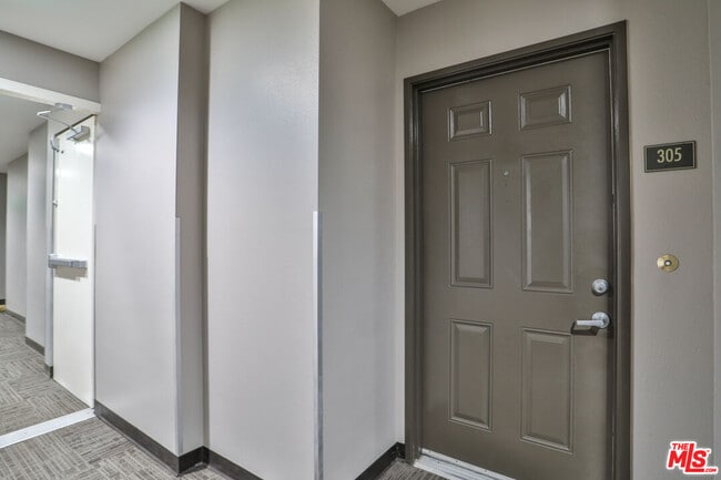 6400 Crescent Park E in Los Angeles, CA - Building Photo - Building Photo