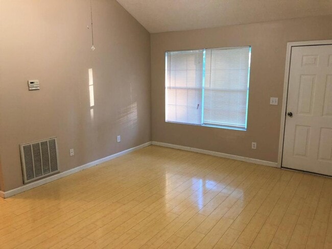 39 Emmett Freeman Rd in Senoia, GA - Building Photo - Building Photo