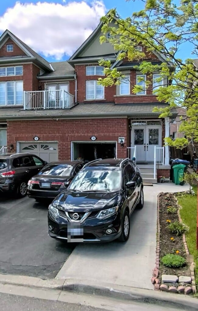 property at 10 Cherryplum Way