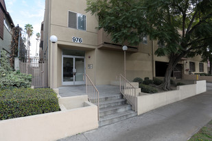 976 Elden Ave in Los Angeles, CA - Foto de edificio - Building Photo