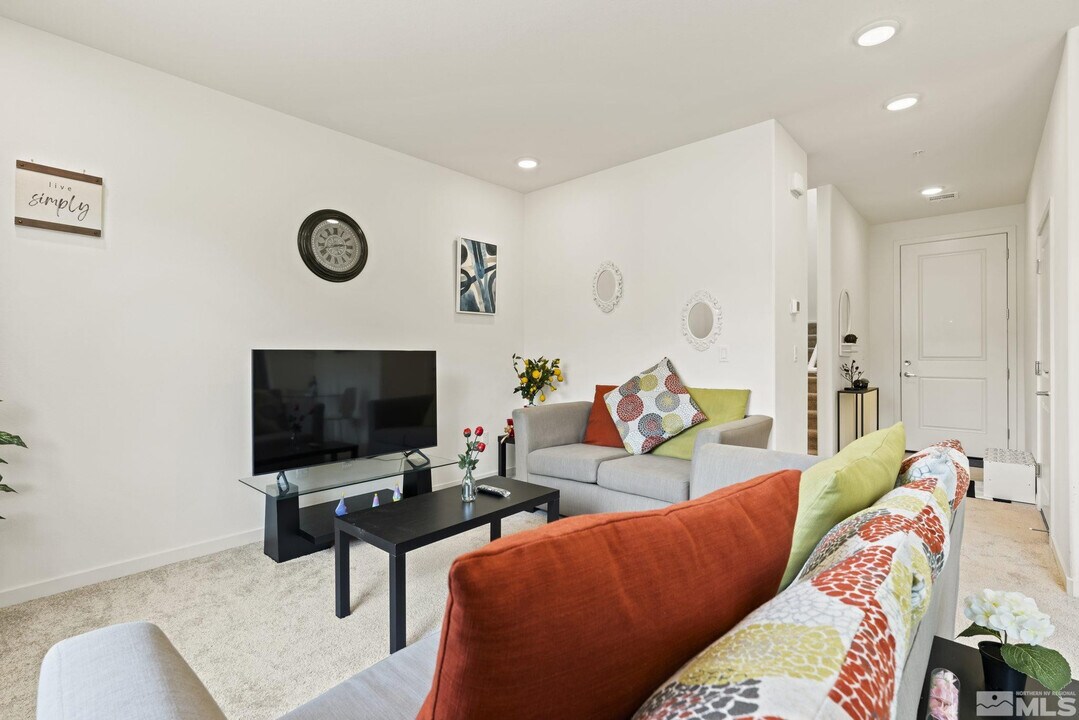 4920 Little Rock Wy in Sun Valley, NV - Building Photo