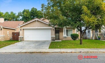 3800 Amur Maple Dr in Bakersfield, CA - Building Photo - Building Photo
