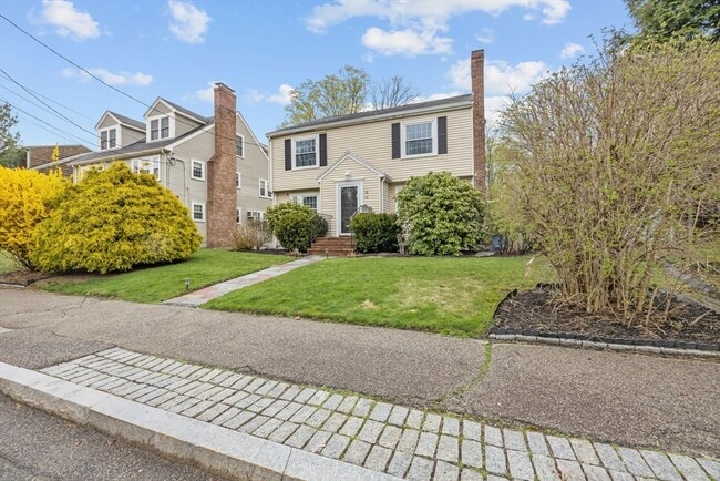 16 Sumner St in Newton, MA - Building Photo - Building Photo