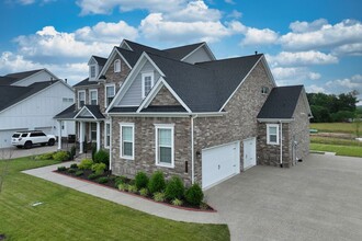 7085 Fiddlers Gln Dr in Arrington, TN - Building Photo - Building Photo