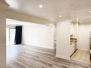 5460 White Oak Ave in Los Angeles, CA - Building Photo - Building Photo