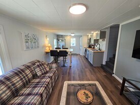 117 West St in Winooski, VT - Building Photo