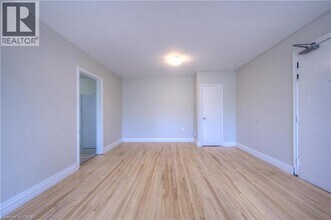 141 Chapel St in Kitchener, ON - Building Photo - Building Photo