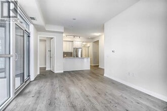 35 Watergarden Dr in Mississauga, ON - Building Photo - Building Photo