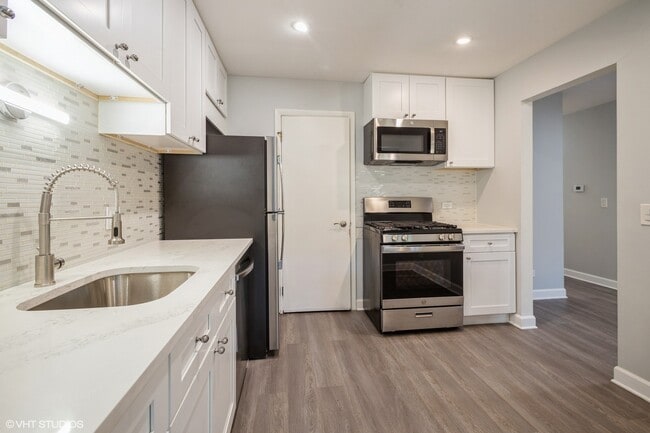 298 Pembridge Ln in Schaumburg, IL - Building Photo - Building Photo