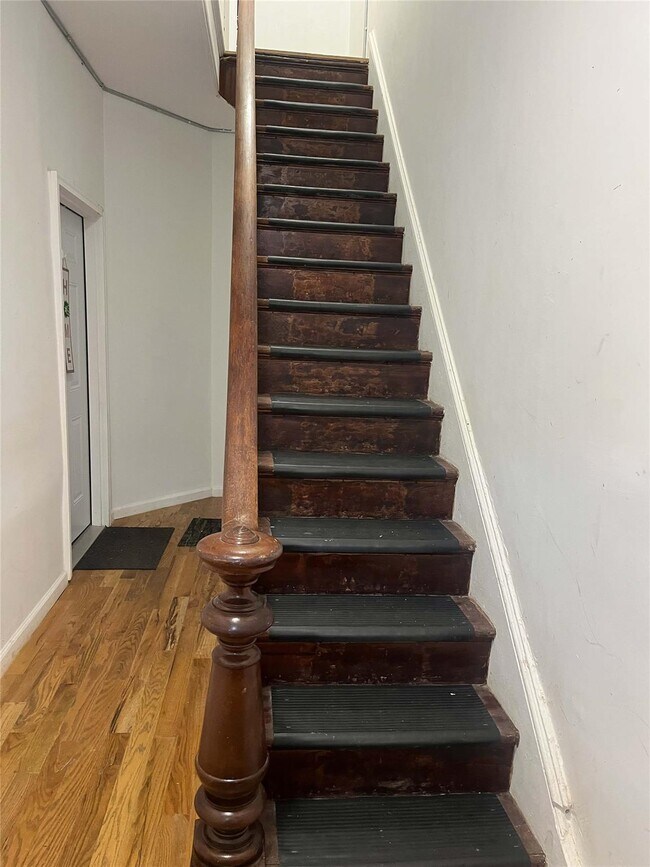 136 Johnston St in Newburgh, NY - Building Photo - Building Photo