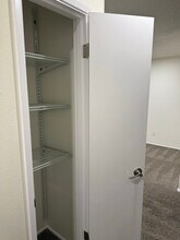 10401 66th Ave E in South Hill, WA - Foto de edificio - Building Photo