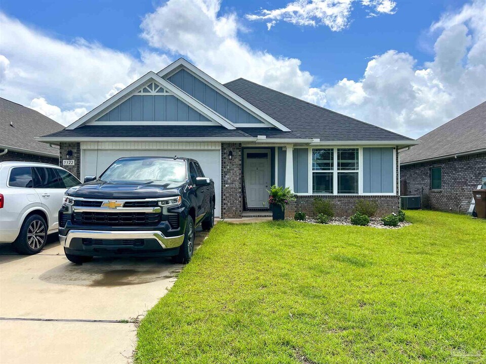 5322 Parkside Dr in Pace, FL - Building Photo