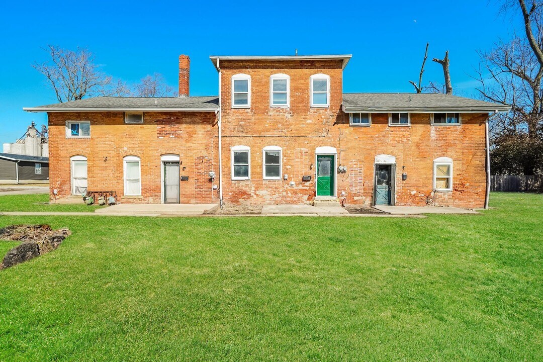 20 Vernon Ave in London, OH - Building Photo