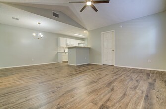 8200 West Gate Blvd in Austin, TX - Building Photo - Building Photo