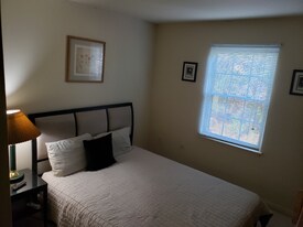 6716 Rockledge Pl in Centreville, VA - Building Photo