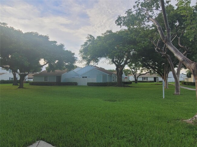 13814 SW 149th Cir Ln in Miami, FL - Building Photo - Building Photo