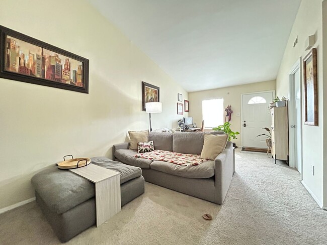 124 Greendale Rd in Virginia Beach, VA - Building Photo - Building Photo