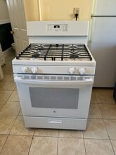 23 Converse St, Unit 1st Floor Apt in Wakefield, MA - Foto de edificio - Building Photo