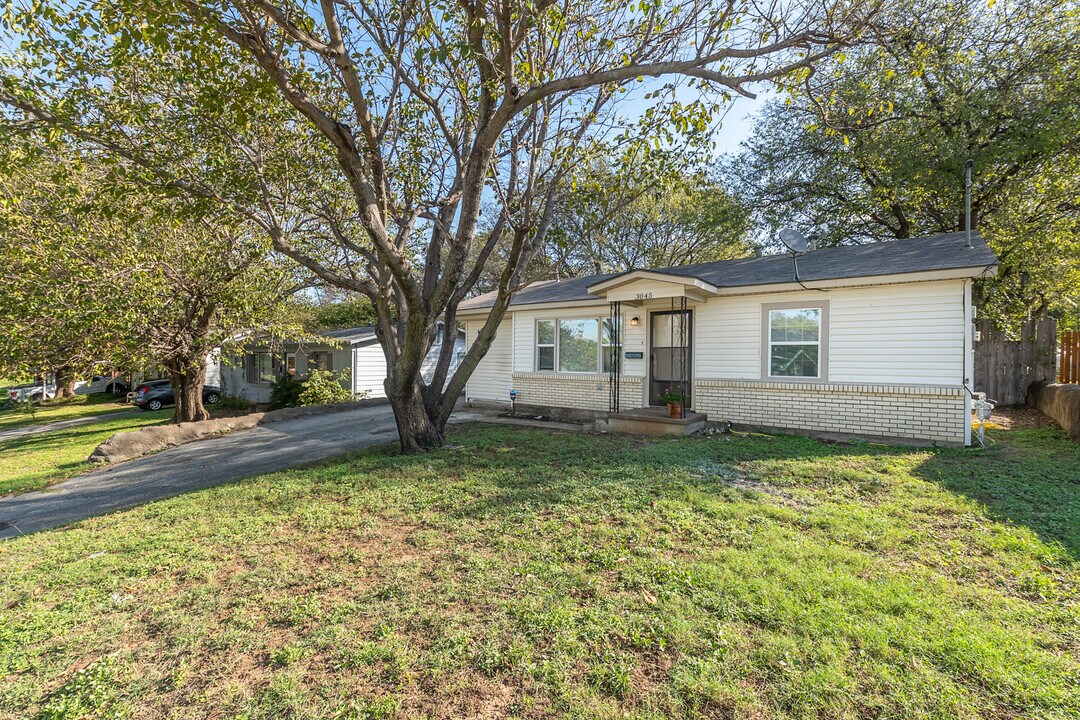 3045 Olive Pl in Fort Worth, TX - Building Photo
