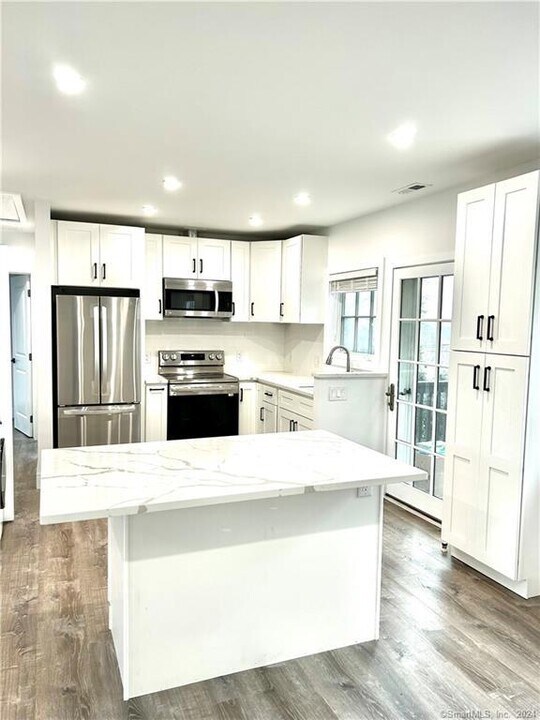 1 Rhodonolia Park, Unit 2 in Norwalk, CT - Building Photo