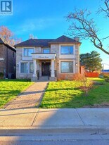 38 Harrison Ave in Mississauga, ON - Building Photo