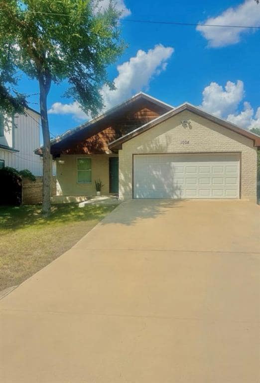 property at 1008 N Bishop St