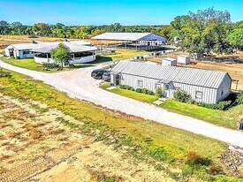 8751 FM2931, Unit 3 in Pilot Point, TX - Building Photo