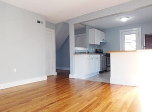 104 Harvard St, Unit 2 in Dedham, MA - Building Photo - Building Photo