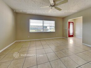 205 Donatello Dr in Brandon, FL - Building Photo - Building Photo
